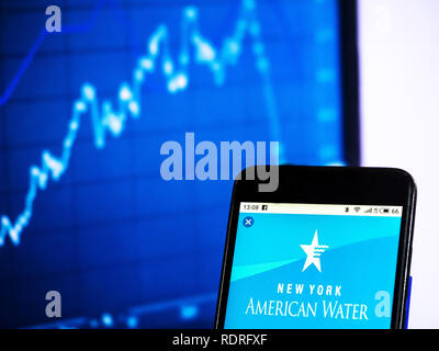 Kiev, Ukraine. 18 janvier, 2019. Entreprise de services publics de l'eau américain vu le logo affiché sur un téléphone intelligent. Crédit : Igor Golovniov SOPA/Images/ZUMA/Alamy Fil Live News Banque D'Images