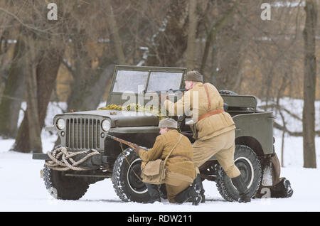 Le parc Ekaterinhof, Saint-Pétersbourg (Russie) - 23 Février 2017 : reconstruction historique militaire des événements de la Seconde Guerre mondiale. Banque D'Images