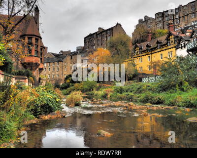 L'eau de Leith circulant dans le village de Dean à Édimbourg - Écosse Banque D'Images