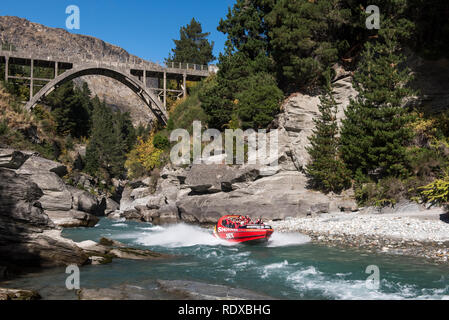 Des images d'une aventure nautique jet ride avec le Jet Shotover sur la Shotover River et dans les canyons de la rivière Shotover en dehors de Queenstown sur le Sou Banque D'Images