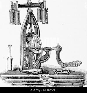 . La chimie des produits laitiers ; un manuel pratique pour les chimistes et d'autres d'avoir le contrôle de laiteries. Chimie agricole ; le lait. 222 LE CONTRÔLE CHIMIQUE L'DAIEY OP. Le metliod a été soumis à une enquête de proximité par l'auteur .et est d'une grande précision. Le Beimling âThis.La machine se compose d'un châssis en fonte- travaux comportant une broche verticale ; sur c'est un petit rouage biseauté- roue, qui engage une plus grande roue biseautée sur un axe horizontal tourné au moyen d'une poignée. Dans les grandes machines, un deuxième ensemble de la fusée et cogs est introduite (Fig. 22). Sur le dessus de la ve Banque D'Images