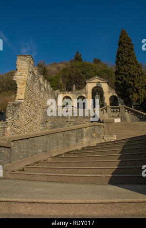 La Scalinata di Santa Augusta escalier dans la ville historique de Vittorio Veneto dans la région de la Vénétie du nord-est de l'Italie Banque D'Images