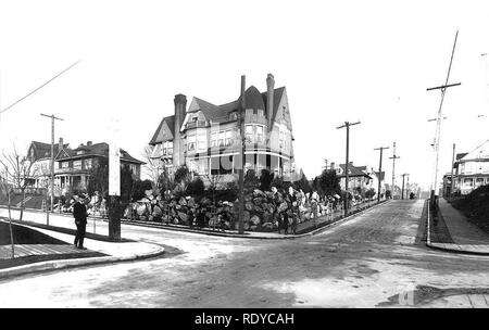 Asahel Curtis panorama de l'intersection de Boylston St E et E Mercer St, Capitol Hill, district de Seattle (vers 1903) (retouché). Banque D'Images