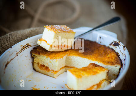 Fromage blanc sucré avec cocotte citrouille Banque D'Images