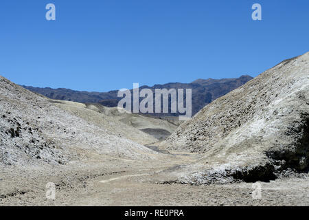 Sentier du sel dans la région de Death Valley National Park, California, USA Banque D'Images