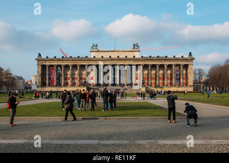 Berlin, Allemagne - janvier 2019 : la façade avant de la "Altes Museum" (en allemand pour l'ancien Musée) sur l'île des musées à Berlin, Allemagne. Banque D'Images