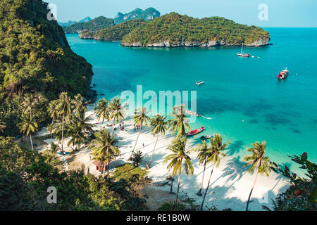 Belle plage à Ang Thong National Park, Thaïlande Banque D'Images