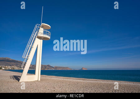 Plage d'Albir à Alfàs del Pi d'Alicante Espagne à Cota Blanca baywatch tower Banque D'Images