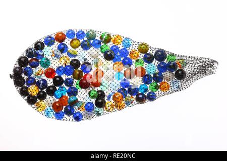 Billes de verre, de couleurs et de tailles différentes, dans un net Banque D'Images