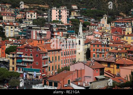 Lerici ville portuaire sur la côte est du Golfe de La Spezia, Ligurie, Italie, Europe Banque D'Images