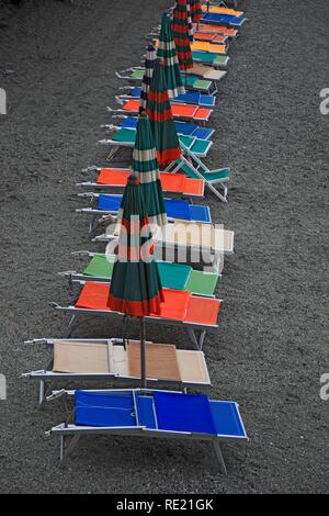 Fin de la saison sur la plage de Monterosso, Cinque Terre, Ligurie, Italie, Europe Banque D'Images