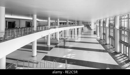 L'intérieur du hall vide le centre des congrès de Miami Beach à Miami Beach, Floride Banque D'Images