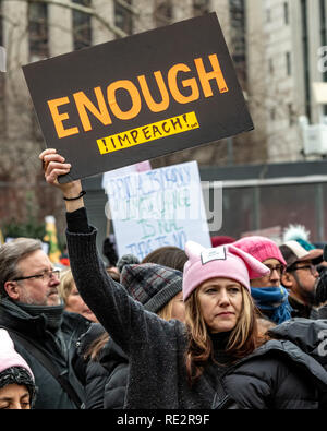 New York, USA, 19Jan2019 - manifestants anti-report Trump signe à la Marche des femmes à New York. Photo par Enrique Shore Crédit : Enrique Shore/Alamy Live News Banque D'Images