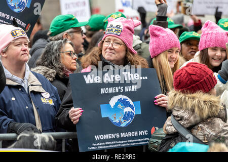 New York, USA, 19Jan2019 - manifestants anti-report Trump signe à la Marche des femmes à New York. Photo par Enrique Shore Crédit : Enrique Shore/Alamy Live News Banque D'Images