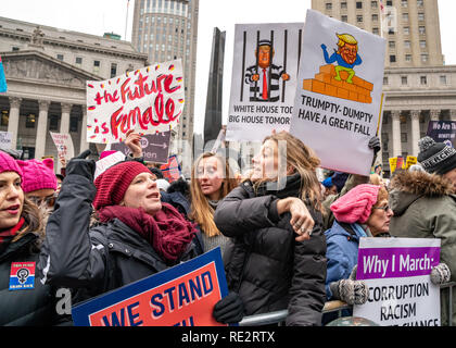 New York, USA, 19Jan2019 - manifestants anti-report Trump signe à la Marche des femmes à New York. Photo par Enrique Shore Crédit : Enrique Shore/Alamy Live News Banque D'Images