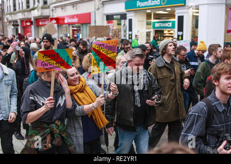 Cardiff, Royaume-Uni. 19 janvier, 2019. Enregistrer & Gwdihŵ Guildford mars Crescent à Cardiff en tant que lieu de musique indépendante et de petites entreprises fermer localement dans le nom de l'embourgeoisement. Credit : Taz Rahman/Alamy Live News Banque D'Images