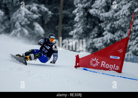 Rogla, en Slovénie. 19Th Jul 2019. Daniele Bagozza d'Italie fait concurrence au cours de la FIS Snowboard slalom géant parallèle Coupe du Monde de Rogla, en Slovénie, le 19 janvier 2019. Crédit photo : Jure Makovec : Jure Makovec/Alamy Live News Banque D'Images