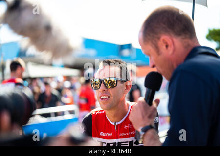 Adélaïde, Australie du Sud, Australie. 20 Jan, 2019. Richie Porte (centre), de l'équipe Trek Segafredo, au début de la course, l'étape 6 du Tour Down Under, en Australie le 20 janvier 2019 Credit : Gary Francis/ZUMA/Alamy Fil Live News Banque D'Images