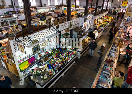 Lancaster, PA, USA, le 18 janvier 2019 : une variété d'aliments frais et de produits uniques sur le marché central, au centre-ville de Lancaster City sont disponibles à la vente à Banque D'Images