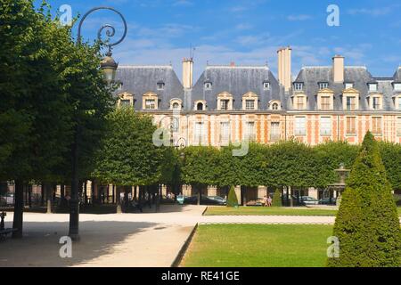 Place des Vosges, le quartier du Marais, Paris, France, Europe Banque D'Images