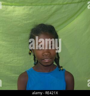 Portrait d'une jeune fille malgache, Morondava, Madagascar, Afrique Banque D'Images