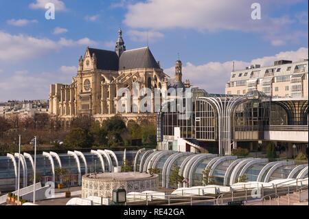 À l'église Saint-Eustache vue du Forum des Halles, Paris, France, Europe Banque D'Images