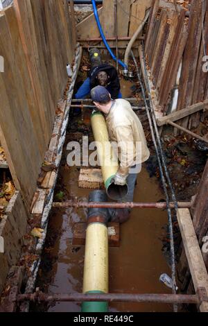 Les travaux sur une conduite de gaz, l'installation d'un nouveau tuyau pour une pièce défectueuse, gaz de ville, Gelsenkirchen, Rhénanie du Nord-Westphalie Banque D'Images