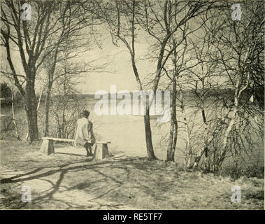 . Les canneberges ; : la canneberge national magazine. La canneberge. Au-dessus de-groupe lors d'une réunion de l'insecte sur Bush &AMP ; McElven^r nr tourbière, Pemberton, New Jersey. De gauche à droite, Richard P. Hartman, Ocean County Agent ; Daniel L. Kensler, Burlington County Agent ; Wm, E. Tomlinson, Jr., avec net) en tomologist Cranberry-Blueberry- Nord, laboratoire, Clarence T. H. Budd, Sr., Archer Coddington, Charles Bush et Albert Andrews (à genoux). (Photo : Courtoisie) Walter Z. fort bas à Beau Bassin Sampsons, Carver, mentionel Histoire de Cranberry (canneberges Photo). Veuillez noter que ces images sont extracte Banque D'Images