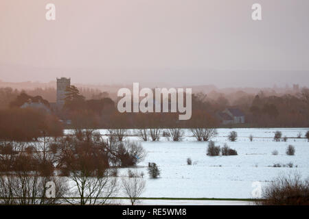 Le Somerset Levels inondation pour la première fois cette année autour de la ville de Langport et Muchelney Abbey. En 2012 Muchelney a été coupée pendant 12 jours avant Noël, les inondations en tournant le village dans une île. Doté d''atmosphère : où : Langport, Royaume-Uni Quand : 20 Déc 2018 Crédit : David Sims/WENN.com Banque D'Images