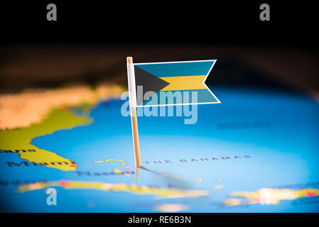 Bahamas marqués d'un drapeau sur la carte Banque D'Images