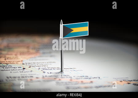 Bahamas marqués d'un drapeau sur la carte Banque D'Images