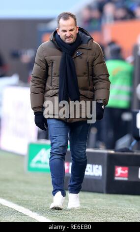 Augsburg, Allemagne. 19 Jan, 2019. firo : 19.01.2019, football, 1.Bundesliga, la saison 2018/2019, le FC Augsburg - Fortuna Düsseldorf, entraîneur Manuel Baum, FC Augsburg, Augsburg, FCA, figure d'ensemble | Conditions de crédit dans le monde entier : dpa/Alamy Live News Banque D'Images