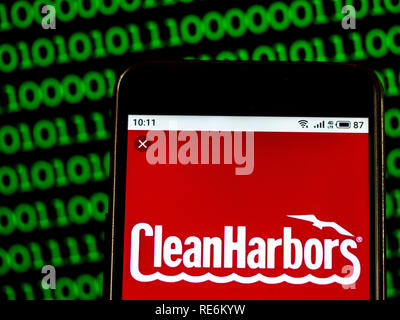 Kiev, Ukraine. 20 Jan, 2019. Clean Harbors gestion des déchets logo de l'entreprise vu affichée sur un téléphone intelligent. Crédit : Igor Golovniov SOPA/Images/ZUMA/Alamy Fil Live News Banque D'Images