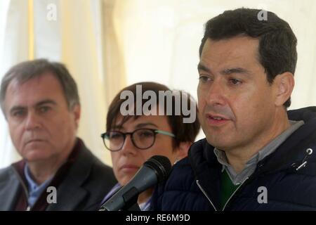 Malaga, Espagne. 20 Jan, 2019. 19 enero 2019 el presidente de la Junta de Andalucia visita las operaciones de rescate de Julen en Totalan (Malaga) Vues de la perceuse à l'endroit où un bambin de deux ans, est dit avoir tombé dans un arbre bien plus de 100 mètres de profondeur pendant la lecture. Dans Totalan, le dimanche 20 janvier, 2019. Appuyez sur Cordon Cordon Crédit : Presse/Alamy Live News Banque D'Images