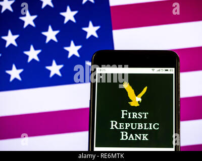 Kiev, Ukraine. 20 Jan, 2019. Première république le logo de la Banque vu affichée sur un téléphone intelligent. Crédit : Igor Golovniov SOPA/Images/ZUMA/Alamy Fil Live News Banque D'Images