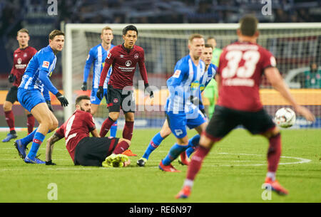 Nuremberg, Allemagne. 20 Jan, 2019. Yuya KUBO, FCN 14 concurrence pour la balle, s'attaquer, duel, l'en-tête, action, lutte contre , joueur japonais, Japon, 1.FC NUEREMBERG - Hertha BSC Berlin 1-3 - DFL RÈGLEMENT INTERDIT TOUTE UTILISATION DES PHOTOGRAPHIES comme des séquences d'images et/ou quasi-vidéo - 1.ligue de soccer allemande à Nuremberg, Allemagne, Janvier 20, 2019, 18 Saison 2018/2019 journée, Nürnberg, Crédit : Peter Schatz/Alamy Live News Banque D'Images