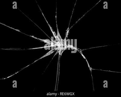 La texture de verre fissuré sur fond noir. Effet de verre craquelé réalistes isolées. Banque D'Images