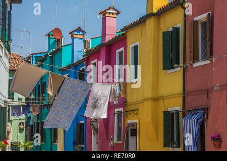 D'étendage sur journée ensoleillée en Burano Banque D'Images