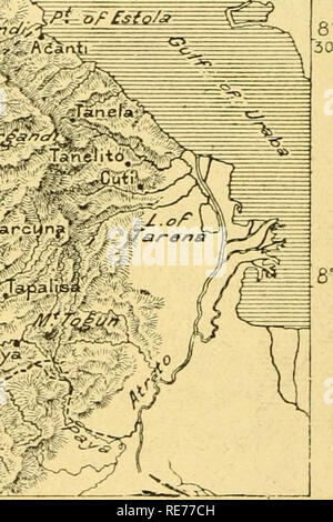 . La terre et ses habitants ... Géographie. i /^« M v-^. -^ ^.,... 78'20- à l'ouest de breen/vict-i Zb"^O' . 30 Miles. Le versant atlantique du Darien, avec ses déclivités brusques face à la mer, à peine offre beaucoup de facilité pour la canalisation. Néanmoins, de nombreuses enquêtes ont été faites par des prospecteurs, et certains des premiers voyageurs ont signalé l'existence de dépressions très faible où les vraies montagnes soulevé leurs pentes boisées au-dessus du niveau de la mer. En 1854 l'Américain, le Lieutenant souche, l'atterrissage à Calédonie Bay, avec une partie des vingt-huit hommes, a fait sa wa}' à travers l'isthme jusqu'à th Banque D'Images