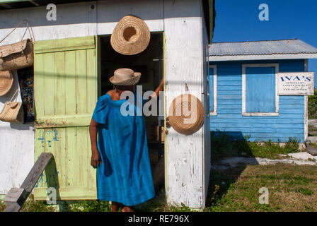 Atelier d'artisanat Iva Thompson, New Bight, Cat Island. Bahamas. Banque D'Images