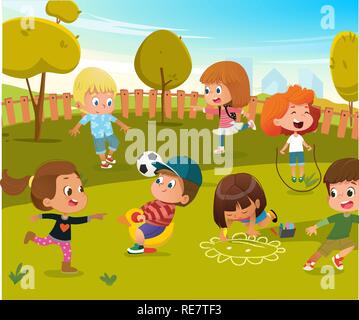 Jouer Jeux de bébé maternelle Illustration. Les enfants jouent au football et Swing en été en Plein Air Parc de l'arbre vert. Happy Boy and Girl Vector Personnage Jouet Équipement Illustration de Vecteur