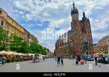 Cracovie, Pologne - 8 juillet 2018. Basilique St Marys à Cracovie, également connu sous le nom de l'église Notre Dame élevée au ciel Banque D'Images