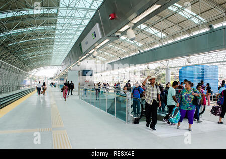 Ligne 2 du métro de Panama s'ouvre pour une semaine au cours de la Journée mondiale de la Jeunesse Banque D'Images