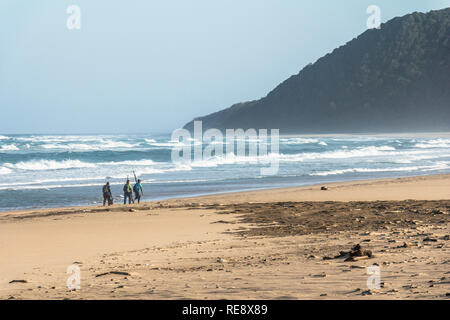 Plage de Ste Lucie avec les pêcheurs, Afrique du Sud Banque D'Images