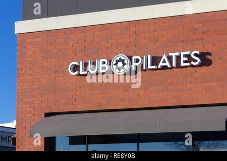 WOODBURY, MN/USA - 19 janvier 2019 : Club de Pilates et des marques extérieures d'un logo. Club de Pilates est un réseau de studios de Pilates de groupe. Banque D'Images