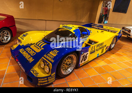 FONTVIEILLE, MONACO - Juin 2017 : Roberto Barni bleu jaune 1939 à Monaco Top Cars Collection Museum. Banque D'Images