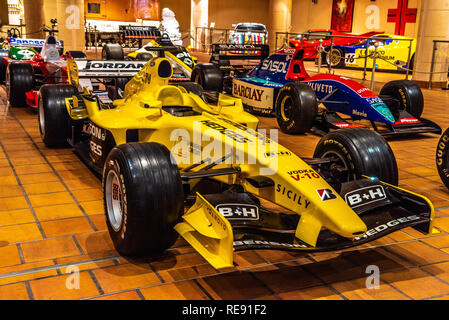 FONTVIEILLE, MONACO - Juin 2017 : Formule 1 jaune F1 à Monaco Top Cars Collection Museum. Banque D'Images