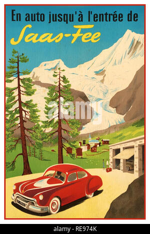SAAS-FEE Swiss Alps Vintage 1930 Switzerland Travel Poster 'en voiture à l'entrée de l'Aaas-Fee' resort village dans les Alpes suisses, près de la frontière italienne, connu pour sa proximité aux montagnes plus de 4,000m au-dessus du niveau de la mer .c'est une porte d'accès à plus de 100 km de pistes pour le ski et le snowboard, ainsi que la luge et pistes de luge. Banque D'Images