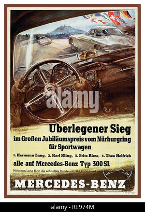 Vintage poster 1952 Course MERCEDES-BENZ, 'Überlegener Sieg im großen Jubiläumspreis vom Nürburgring für Sportwagen auf Mercedes-Benz 300SL', MERCEDES-BENZ, une affiche de 1952. Chambre "la victoire dans le grand prix de l'anniversaire du Nürburgring pour voitures sportives Mercedes-Benz 300SL' Gagnant Hermann Lang- /2ème /3ème Karl Kling- Fritz Reiss- /4ème Theo Helfrich....tous les conduire la Mercedes 300 SL Banque D'Images