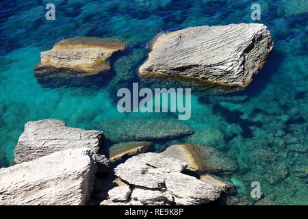 Les eaux turquoises de la Réserve Naturelle du détroit de Bonifacio, Corse Banque D'Images